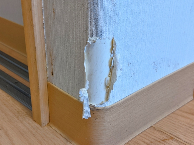 壁　クロス　修繕費